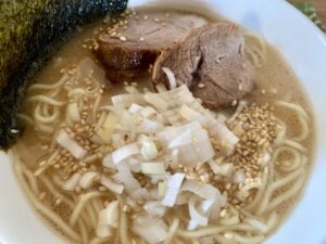 博多ラーメンに自家製チャーシュー