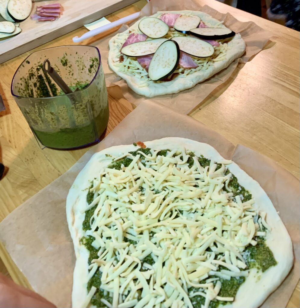 バジルソースピザ