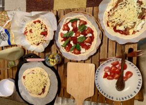 ピザトッピングは子供たちにお任せ