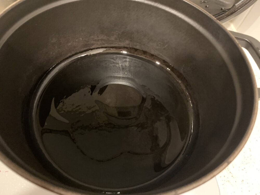 ストウブに油