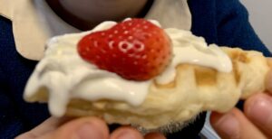 イチゴ生クリームクロッフル
