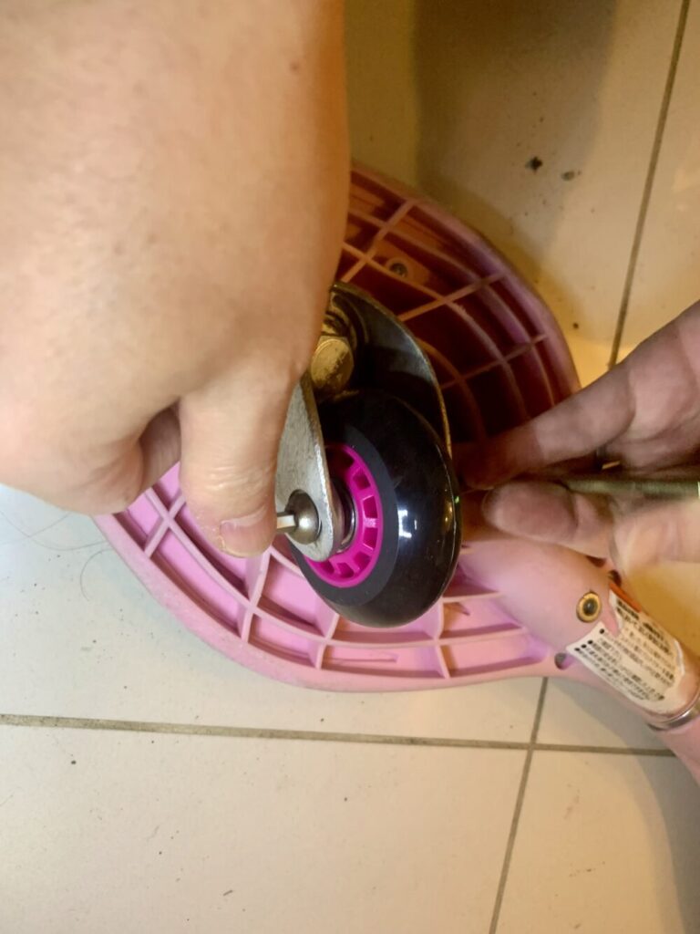 押す方法が間違ったら逆に締まって固くなる