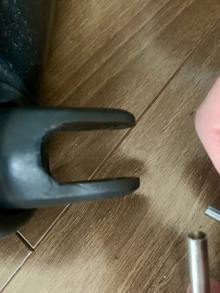 セットの中から適切なサイズの
ネジを選ぶ