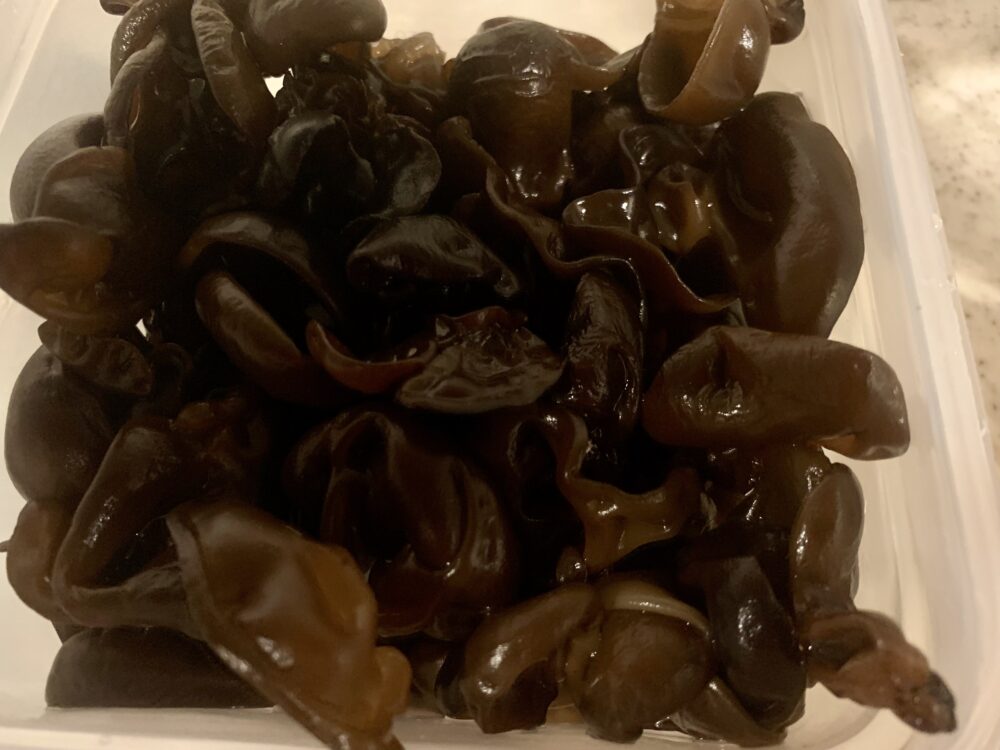 ぬるま湯を使うと20分でタッパから溢れるぐらいに
