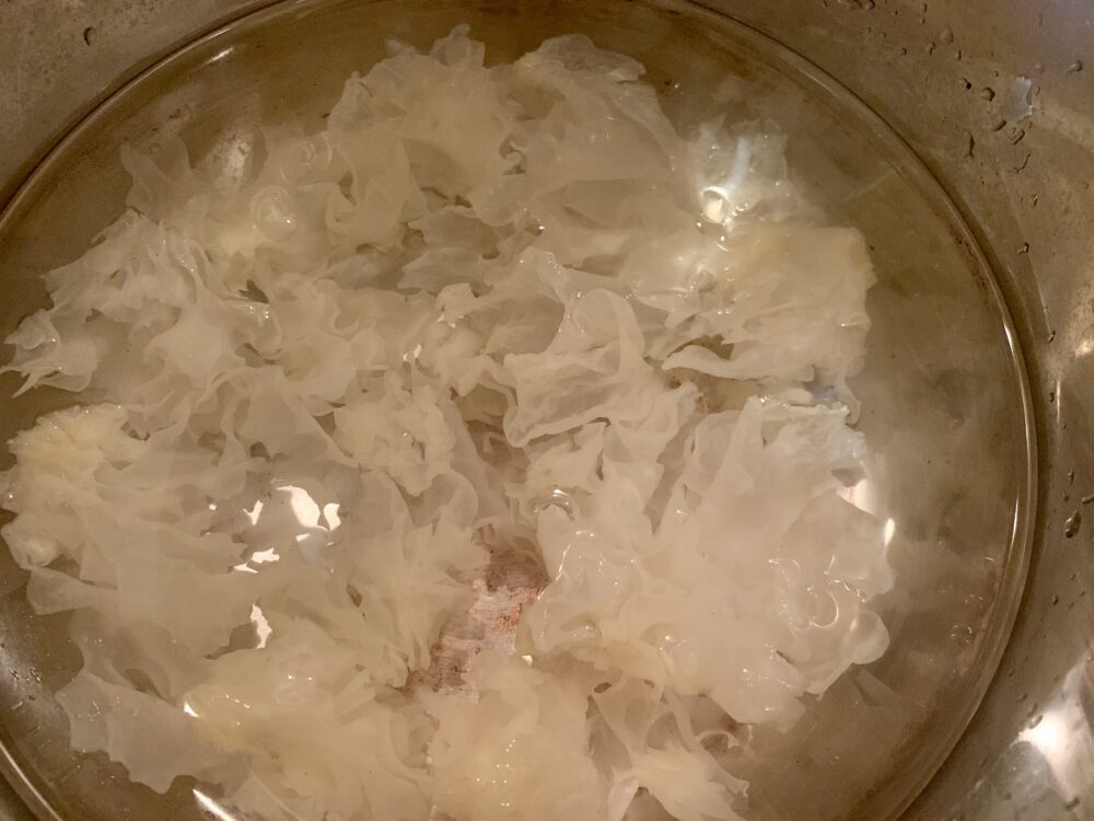 小さくちぎり、さらに一晩ぐらい水につける