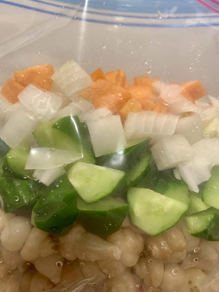 ジップロックに調味料含めたすべての材料を入れる