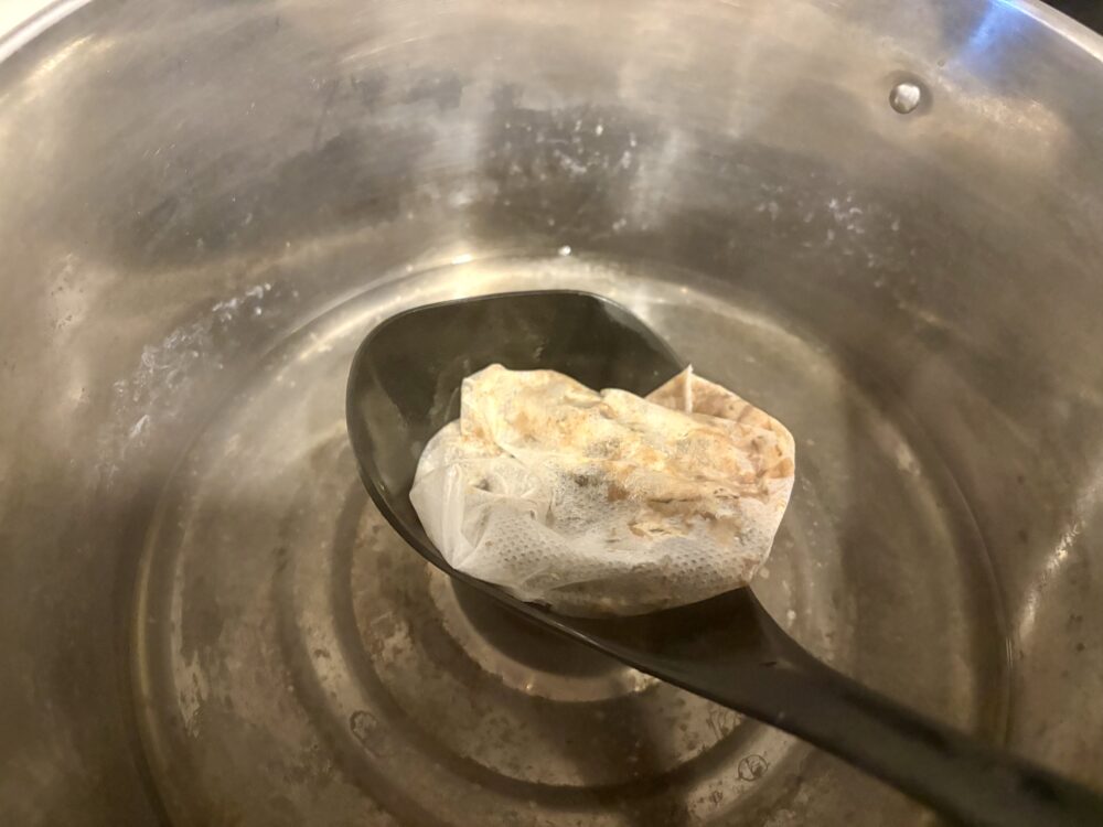 出汁をとる