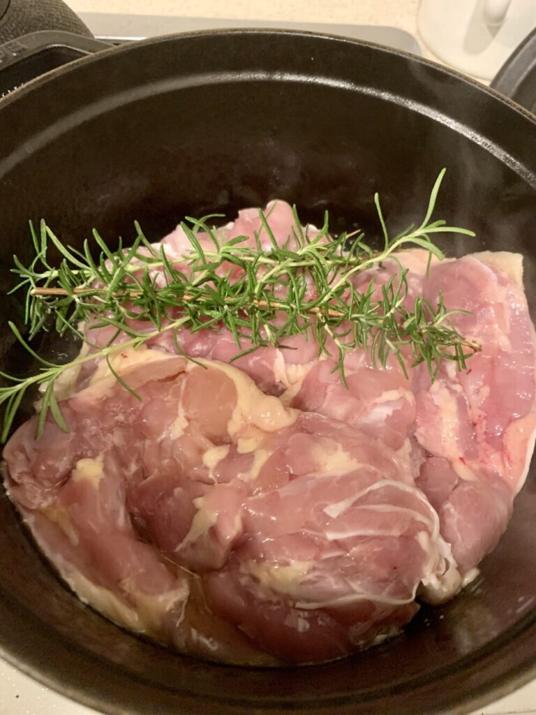 鶏もも肉の焼き付け
