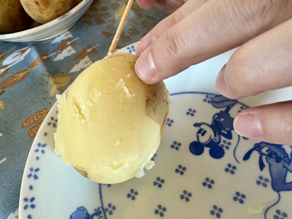 ストウブでジャガイモを蒸す